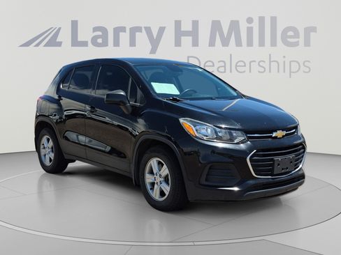 Used 2020 Chevrolet Trax LS w/ Tint and Cruise Package FWD image 7