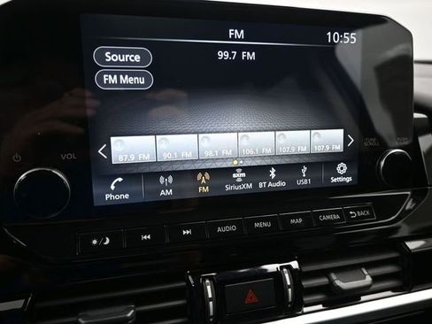 Used 2025 Nissan Pathfinder Platinum AWD/4WD image 17