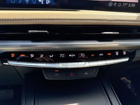 Used 2024 Cadillac XT4 Luxury FWD image 22