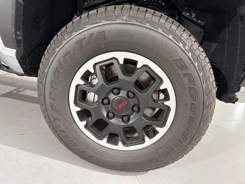 New 2025 Toyota Tacoma TRD Off-Road image 10