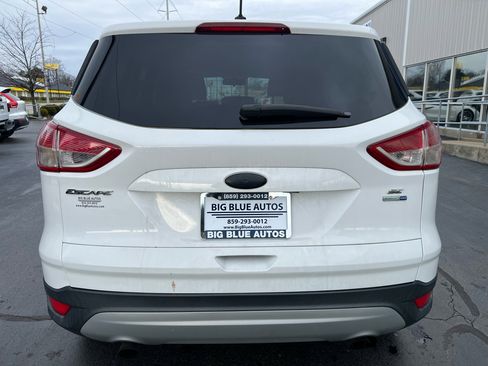 Used 2015 Ford Escape SE image 4