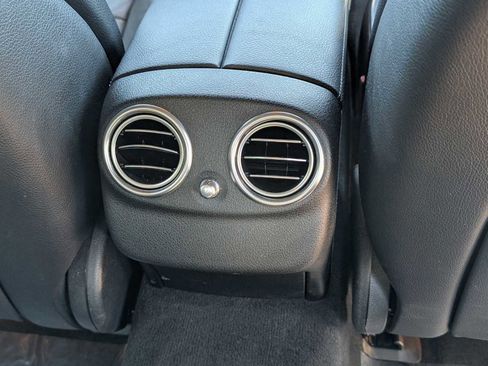 Certified 2019 Mercedes-Benz E 300 4MATIC image 24