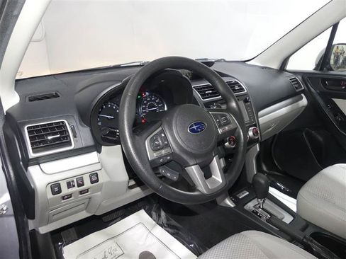 Used 2018 Subaru Forester 2.5i Premium AWD/4WD image 23