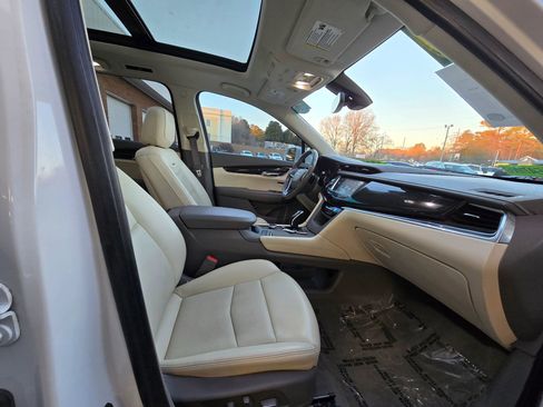 Used 2020 Cadillac XT6 Premium Luxury image 12