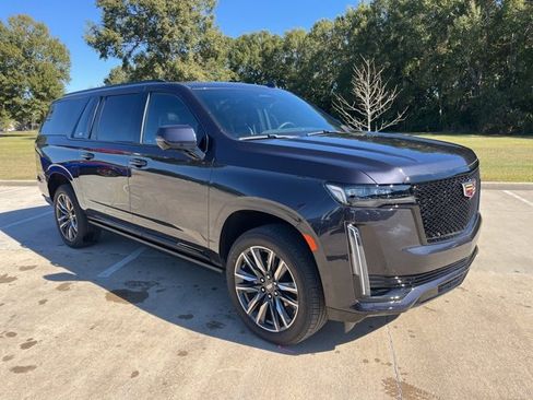 Used 2024 Cadillac Escalade ESV Sport w/ Touring Package image 10