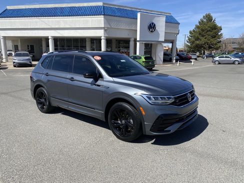 Used 2023 Volkswagen Tiguan SE R-Line image 46