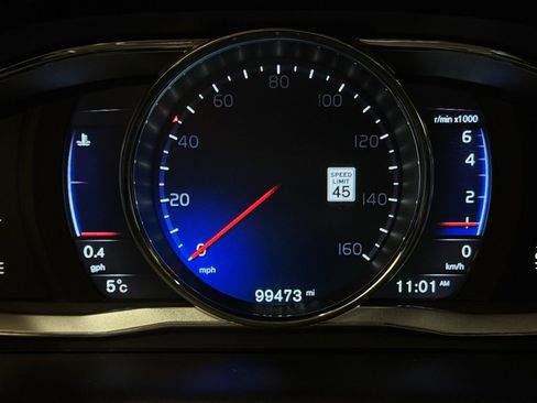 Used 2016 Volvo XC60 T6 R-Design Platinum w/ Climate Package image 24