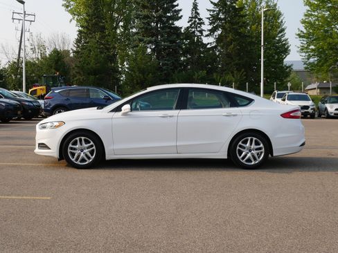 Used 2013 Ford Fusion SE FWD image 4