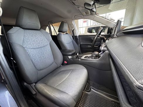 Used 2020 Toyota RAV4 XLE AWD/4WD image 46