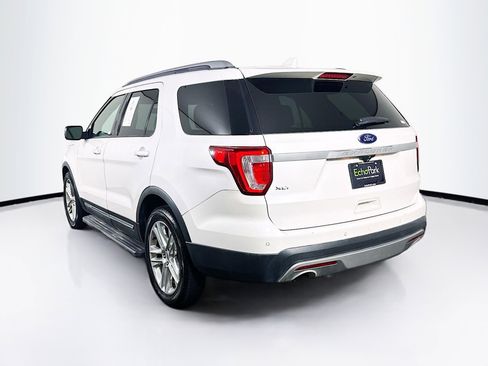 Used 2017 Ford Explorer XLT w/ Equipment Group 202A FWD image 5