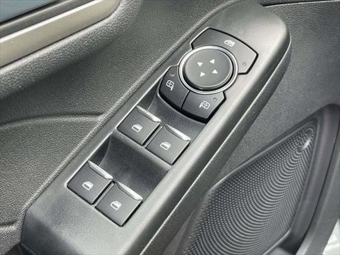 Used 2022 Ford Escape SEL w/ Technology Package image 17