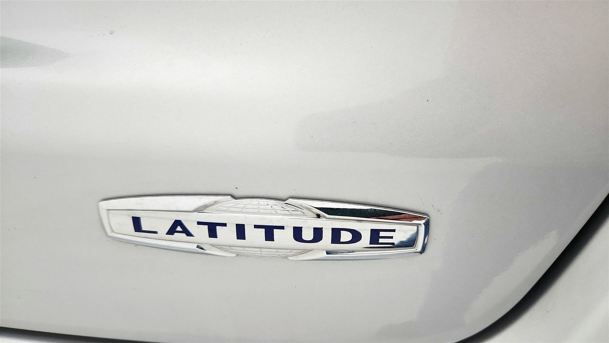 Used 2025 Jeep Compass Latitude AWD/4WD image 29