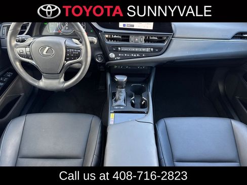 Used 2025 Lexus ES 300h w/ Premium Package FWD image 4