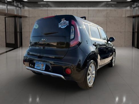 Used 2018 Kia Soul + FWD image 13