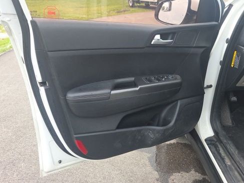 Used 2017 Kia Sportage LX FWD image 22