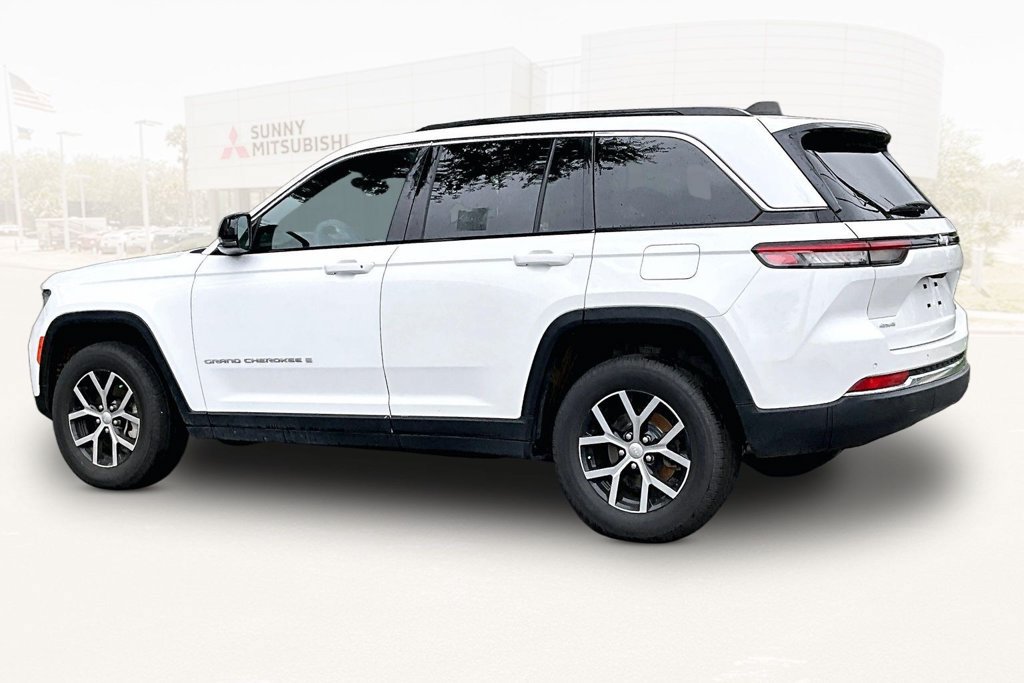 Used 2024 Jeep Grand Cherokee Limited AWD/4WD image 4