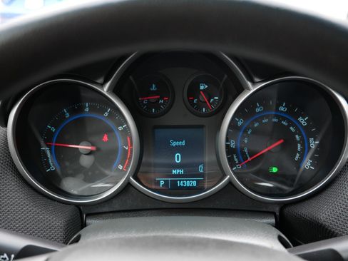 Used 2011 Chevrolet Cruze LT FWD image 21