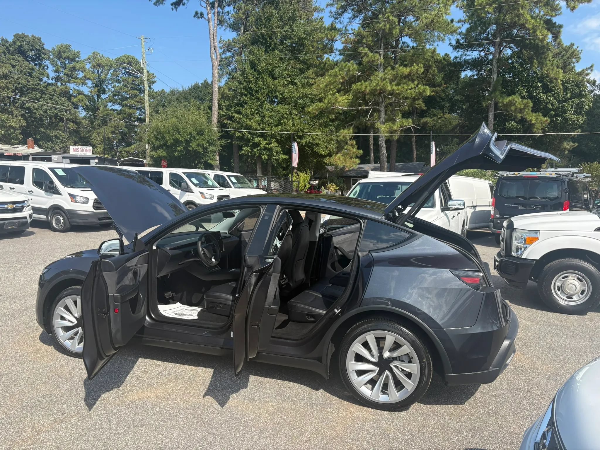 Used 2026 Tesla Model Y 2WD image 28