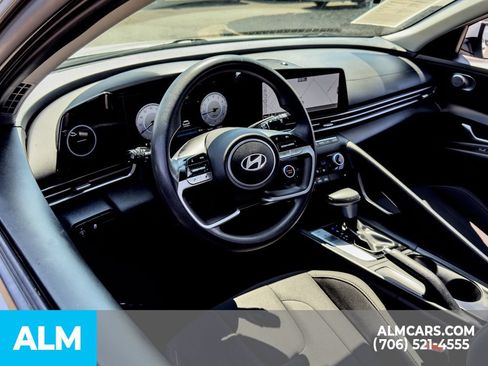 Used 2024 Hyundai Elantra SEL FWD image 8