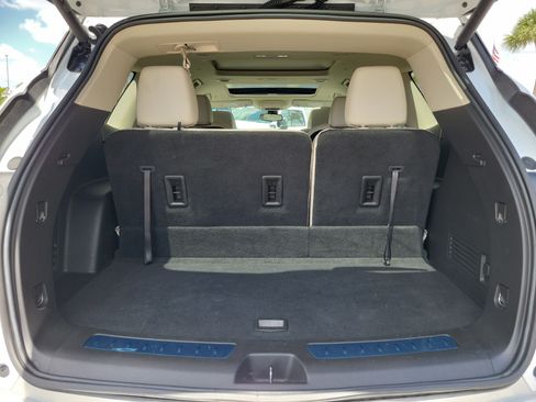 Used 2024 Buick Enclave Essence w/ Experience Buick Package FWD image 17