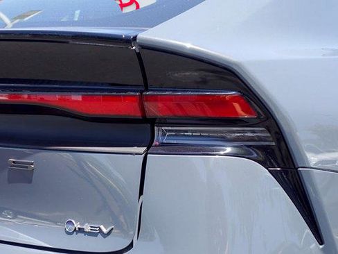 Certified 2024 Toyota Prius LE FWD image 5