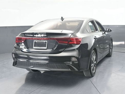 Used 2023 Kia Forte LXS w/ LXS Technology Package image 5