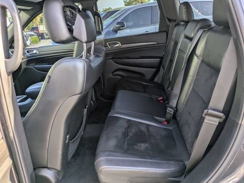 Certified 2017 Jeep Grand Cherokee Altitude RWD image 10