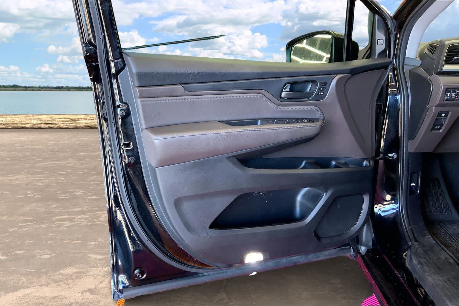 Used 2018 Honda Odyssey Touring image 27