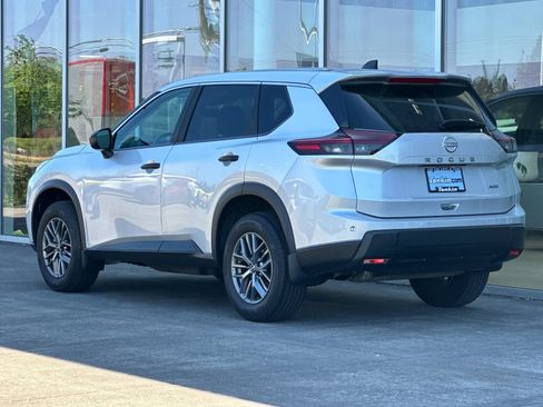 Certified 2025 Nissan Rogue S AWD/4WD image 5