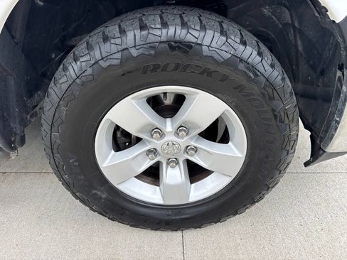 Used 2018 RAM 1500 ST w/ SXT Appearance Group AWD/4WD image 14