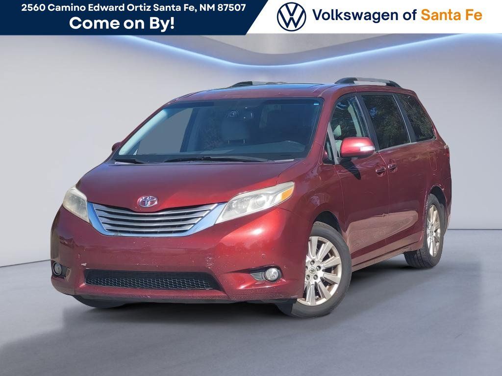 Used 2017 Toyota Sienna Limited Premium FWD image 1