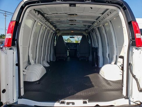 New 2025 GMC Savana 3500 Extended w/ Driver Convenience Package image 5