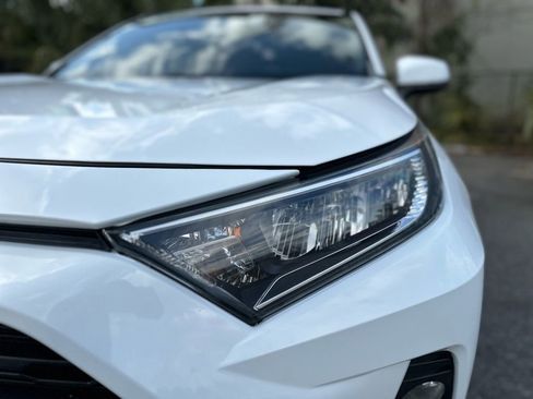 Used 2020 Toyota RAV4 XLE FWD image 5