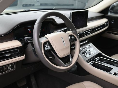 Used 2023 Lincoln Aviator Reserve w/ Equipment Group 201A AWD/4WD image 19
