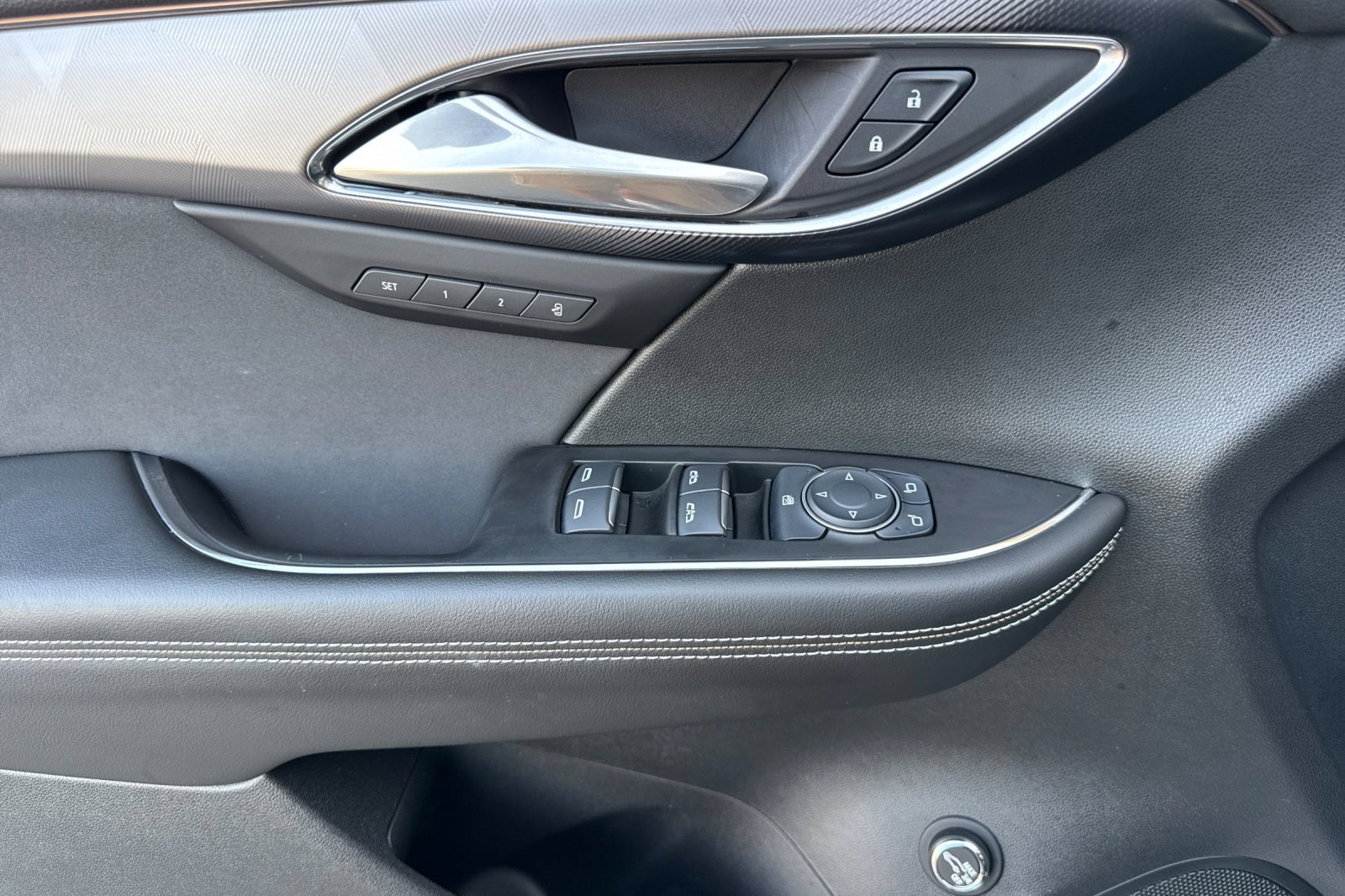 Certified 2025 Buick Envision Sport Touring AWD/4WD image 11