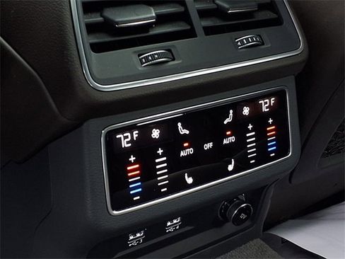 Used 2020 Audi A6 3.0T allroad Prestige w/ Prestige Package image 25