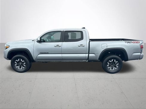 Used 2023 Toyota Tacoma TRD Off-Road w/ Technology Package AWD/4WD image 10