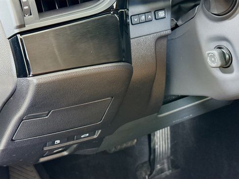 Used 2025 Lexus ES 300h w/ Premium Package image 10