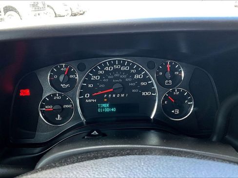 Used 2017 Chevrolet Express 2500 RWD image 15