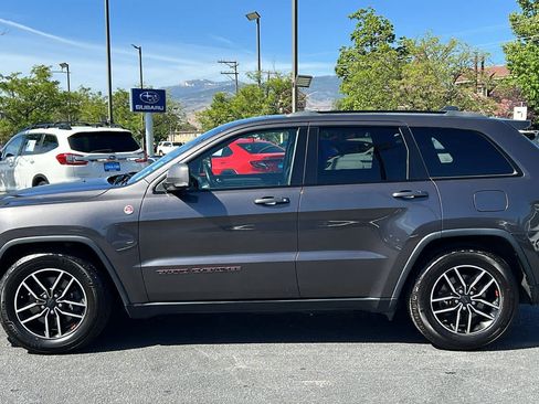 Used 2019 Jeep Grand Cherokee Trailhawk AWD/4WD image 8