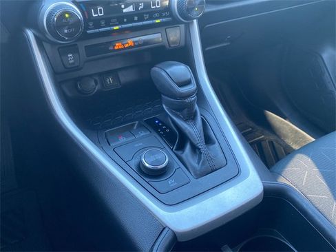 Used 2025 Toyota RAV4 XLE image 28