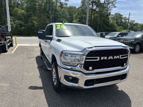 Used 2024 RAM 2500 Big Horn w/ Off Road Package AWD/4WD image 10