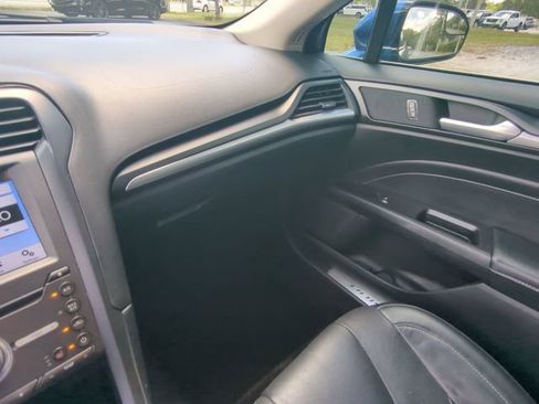 Used 2017 Ford Fusion Titanium FWD image 18