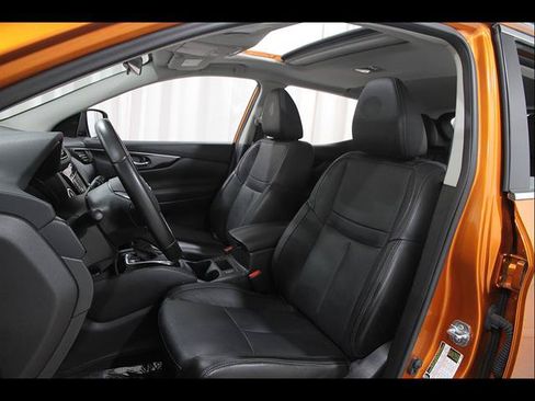 Used 2017 Nissan Rogue Sport SL w/ SL Premium Package AWD/4WD image 5