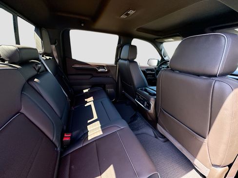 Used 2025 GMC Sierra 1500 Denali image 31