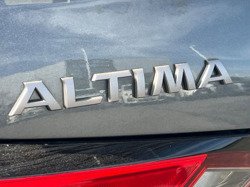 Used 2025 Nissan Altima 2.5 SV image 16