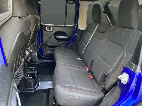 Used 2018 Jeep Wrangler Unlimited Rubicon image 40