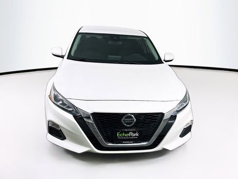 Used 2022 Nissan Altima 2.5 SV image 2