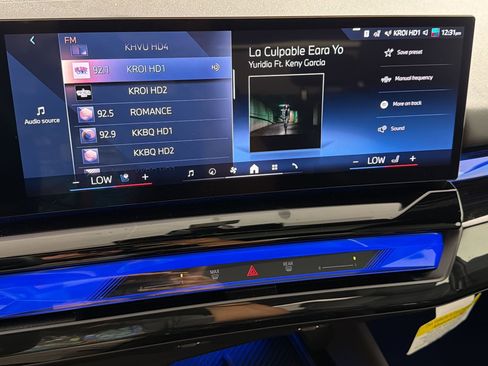 Used 2025 BMW i5 eDrive40i w/ Executive Package RWD image 25