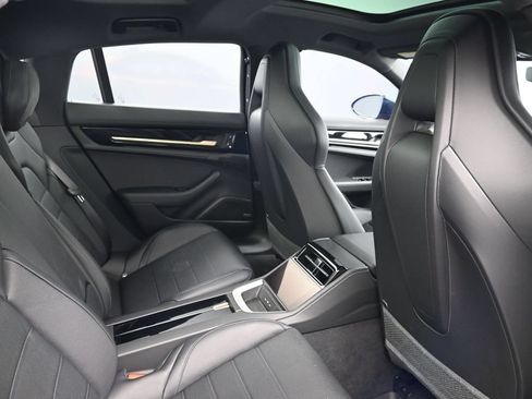 Certified 2025 Porsche Panamera 4 E-Hybrid AWD/4WD image 7